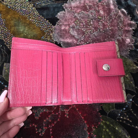 Gucci Beige Wallet with - Picture 8 of 14